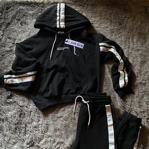 I.AM.GIA NWT striker set